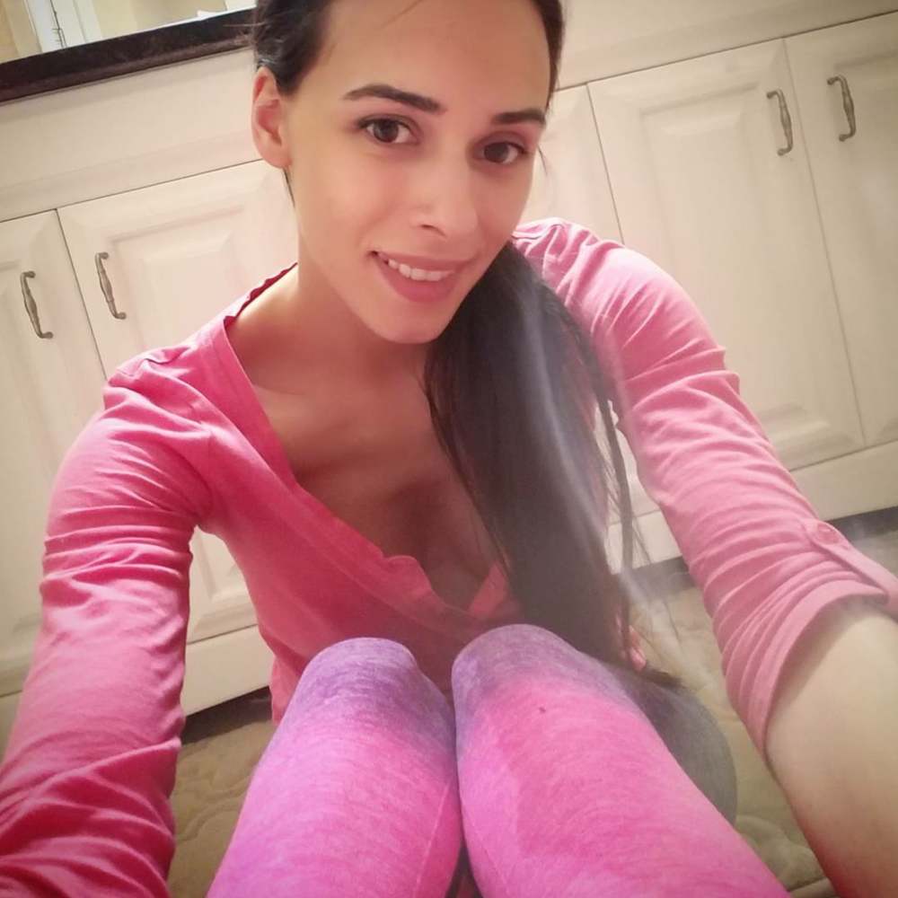 Hello I am Vesi- Posh Ambassador Owner Code fit